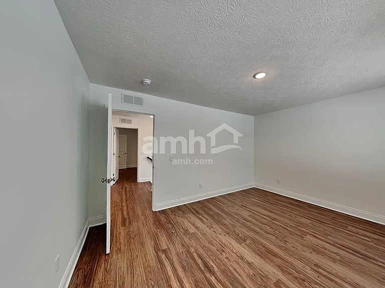 886 Castor Dr — Photo 18