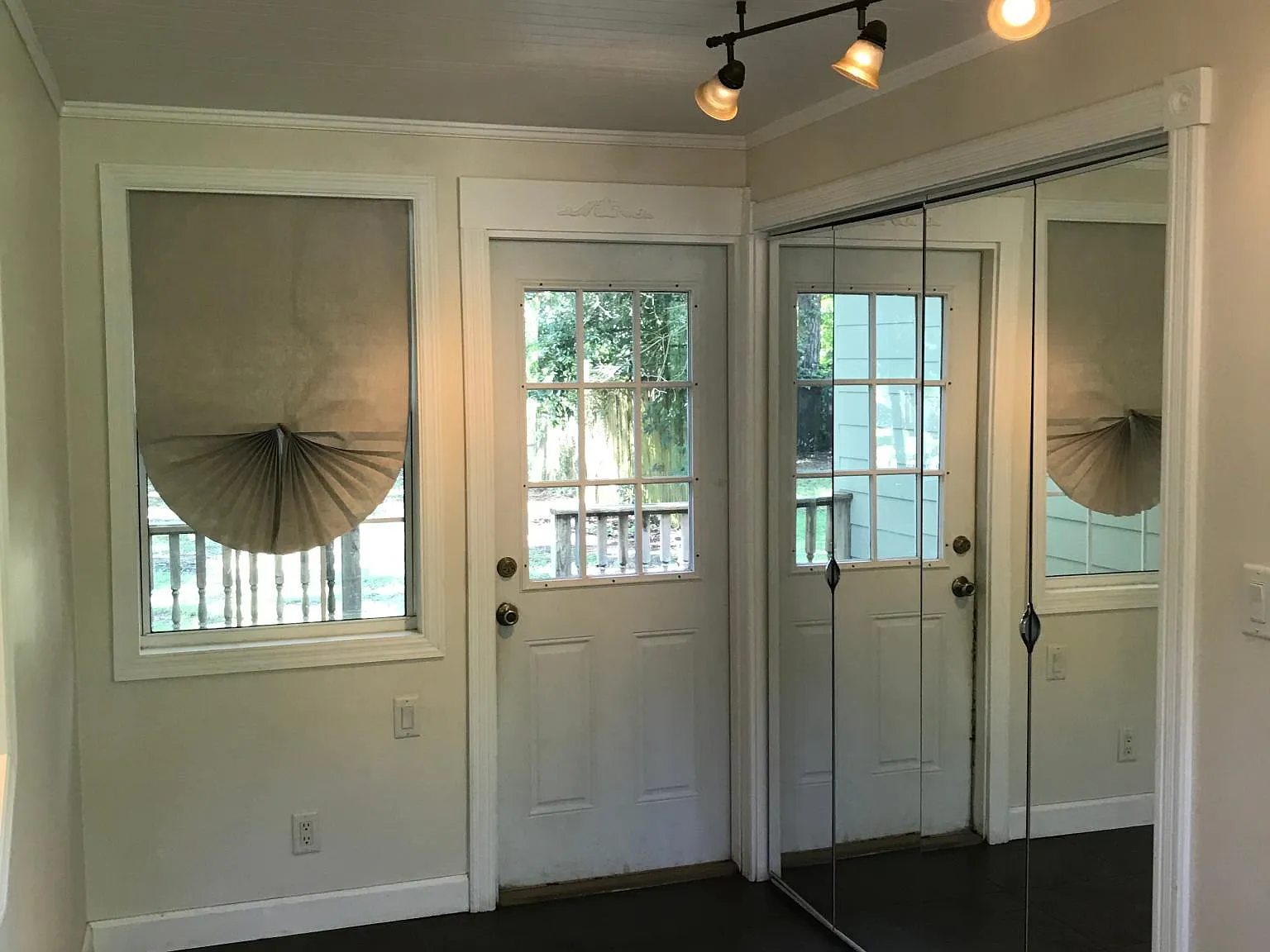 2 bed, 1000 sqft, $1,675 — Photo 4