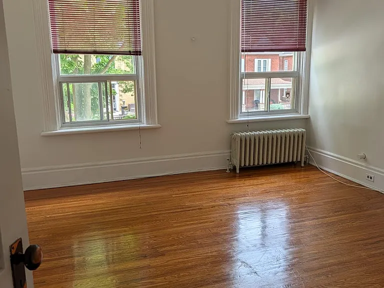 52 Wellington St S #2 — Photo 11