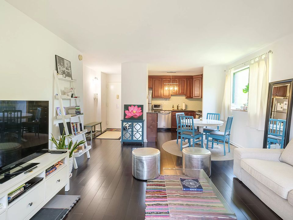 1st image of 3220 Fairfield Ave APT 5B