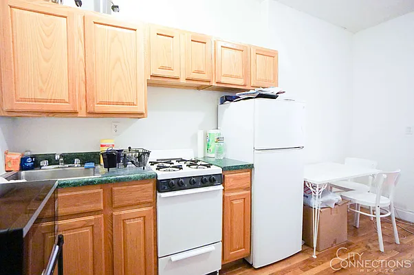 Rented by City Connections Realty | media 26