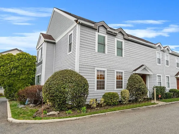 12 Greenmeadow Drive #12, Babylon, NY 11702