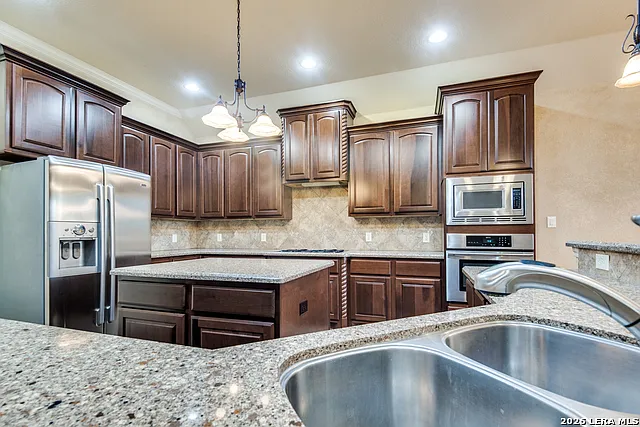 110 Evans Oak Ln — Photo 12