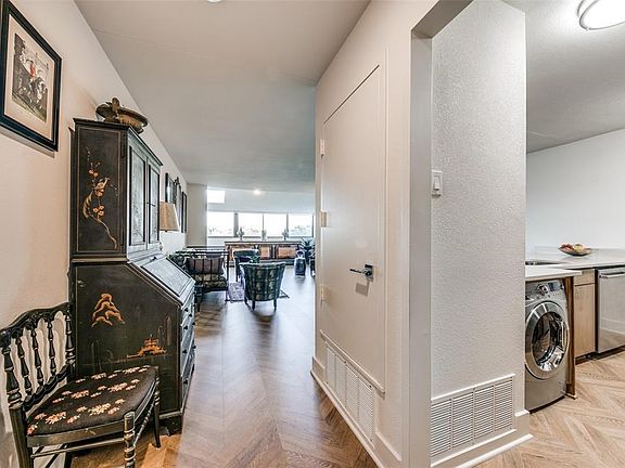 2nd image of 6335 W Northwest Hwy APT 423