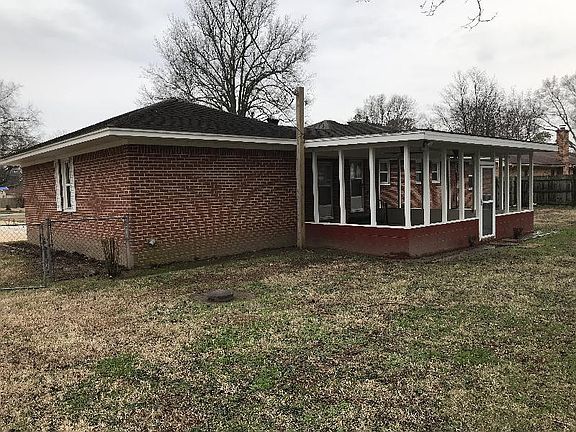 2nd image of 736 W Hale Ave
