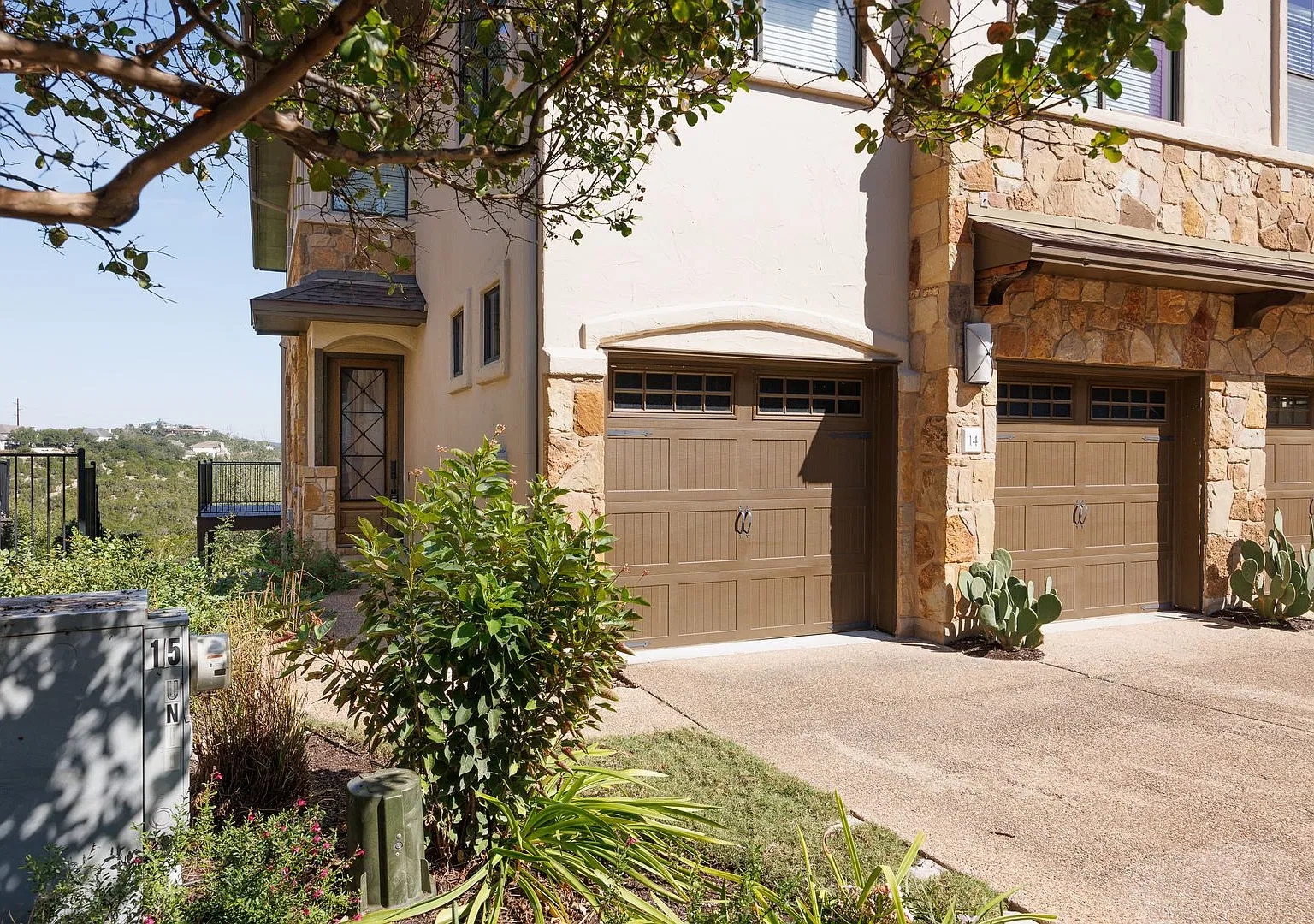 4000 Ranch Road 620 N — Photo 2