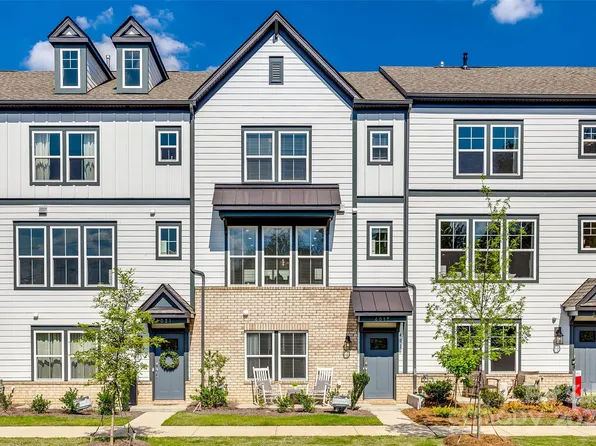 4017 Hidden Oaks Dr, Charlotte, NC 28205