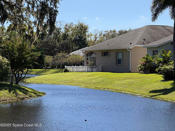 5th image of 2640 Village Ln