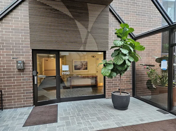 2150 Bouterse St APT 106, Park Ridge, IL 60068