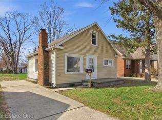 5747 Kingsbury St, Dearborn Heights, MI