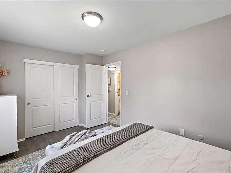 Residences at Grand Blanc Apartments - Grand Blanc, MI — Photo 17