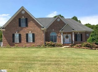 444 Cobblestone Dr, Inman, SC 29349