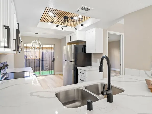 213 N 18th St APT A, Las Vegas, NV 89101