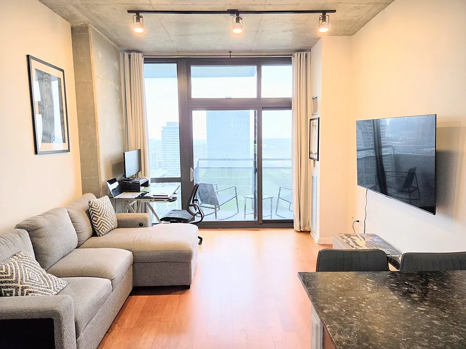 235 W Van Buren St #2610