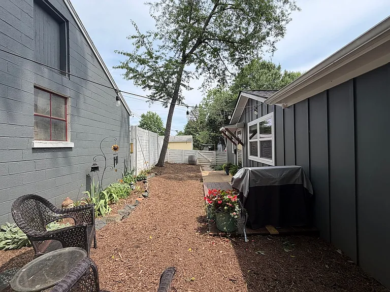 320 1/2 Meade Ave — Photo 9