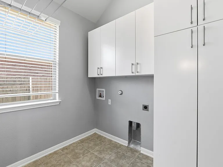 2508 Hilltop Divide Ln — Photo 35