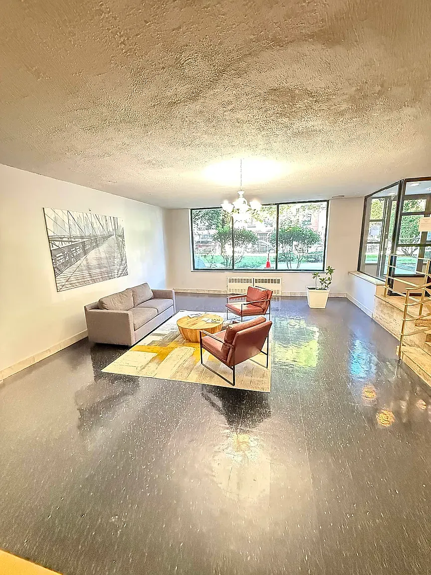 330 Lenox Road — Photo 3