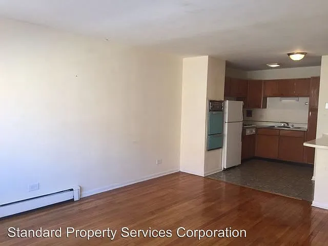 2409 W Balmoral Ave APT 1A photo 1