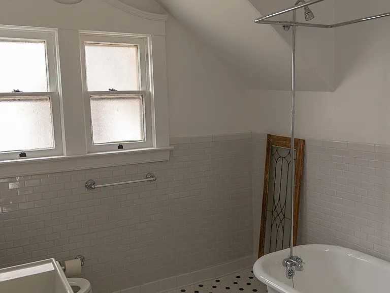 10003 Newton Ave — Photo 10