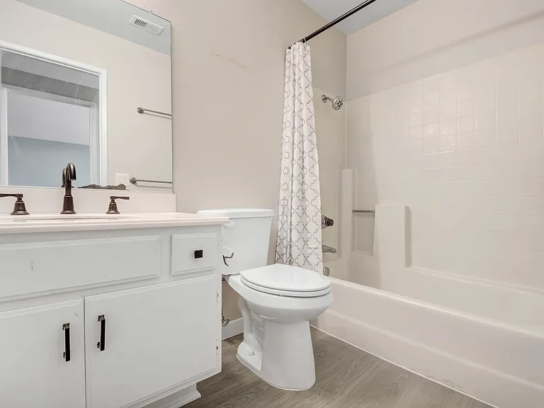 8555 Sandalwood Ct — Photo 3