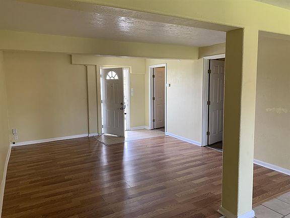 3rd image of 809 Avenue H #B