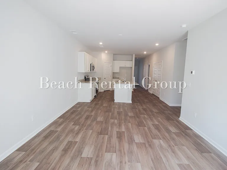 1320 Speedway St — Photo 9