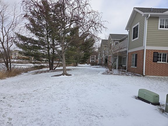 3rd image of 2466 Charleston Dr Unit 1