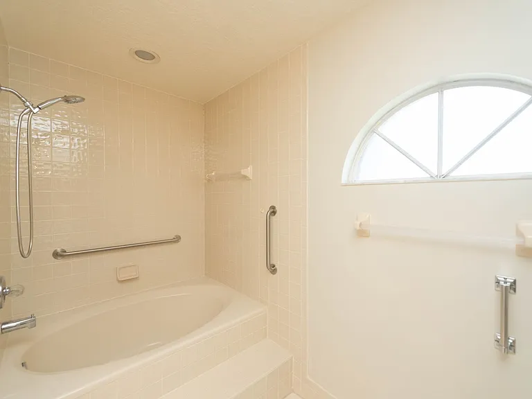 1236 Buffing Cir SE — Photo 35
