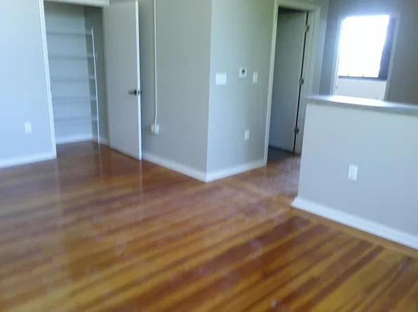 1917 Lofts Red Oak