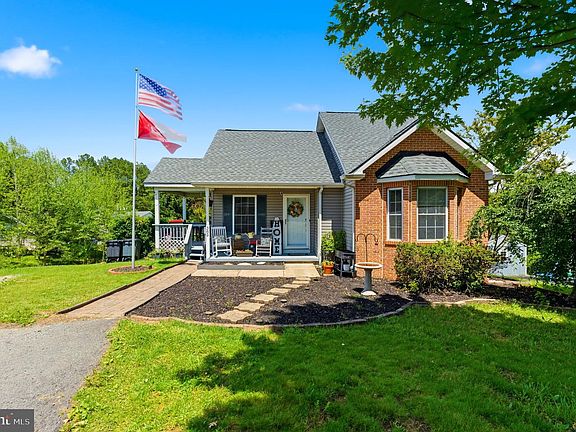 3rd image of 389 Grove Farm Ln