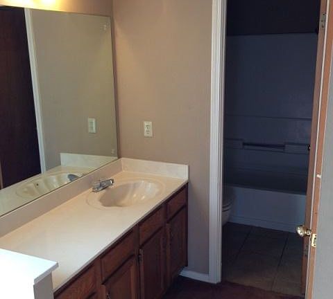 4th image of 3595 Shadow Oaks Pkwy