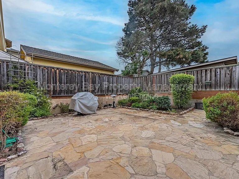 594 Lopez Ave — Photo 25