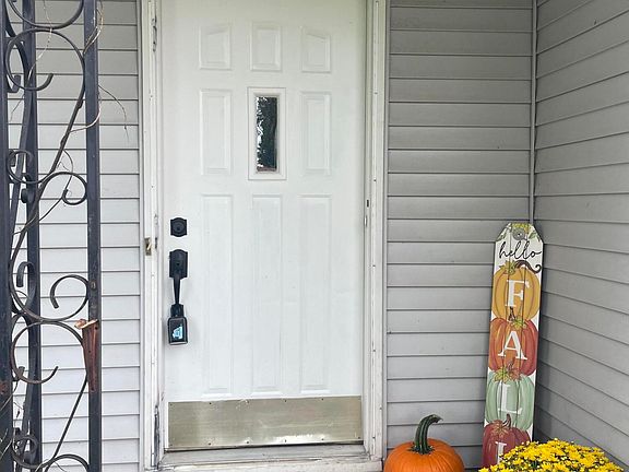 2nd image of 206 E North St