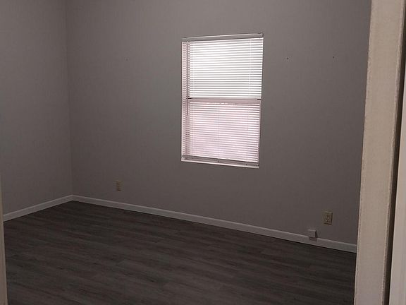 2nd image of 165 Midway Dr #E