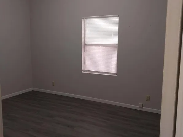 165 Midway Dr #D, Oliver Springs, TN 37840