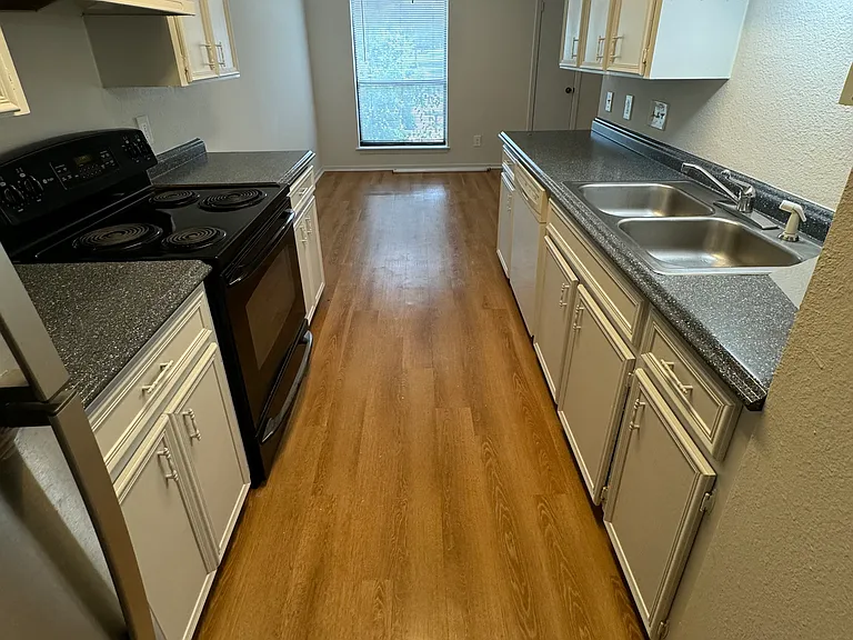 7000 Oak Meadow Cir #C — Photo 11