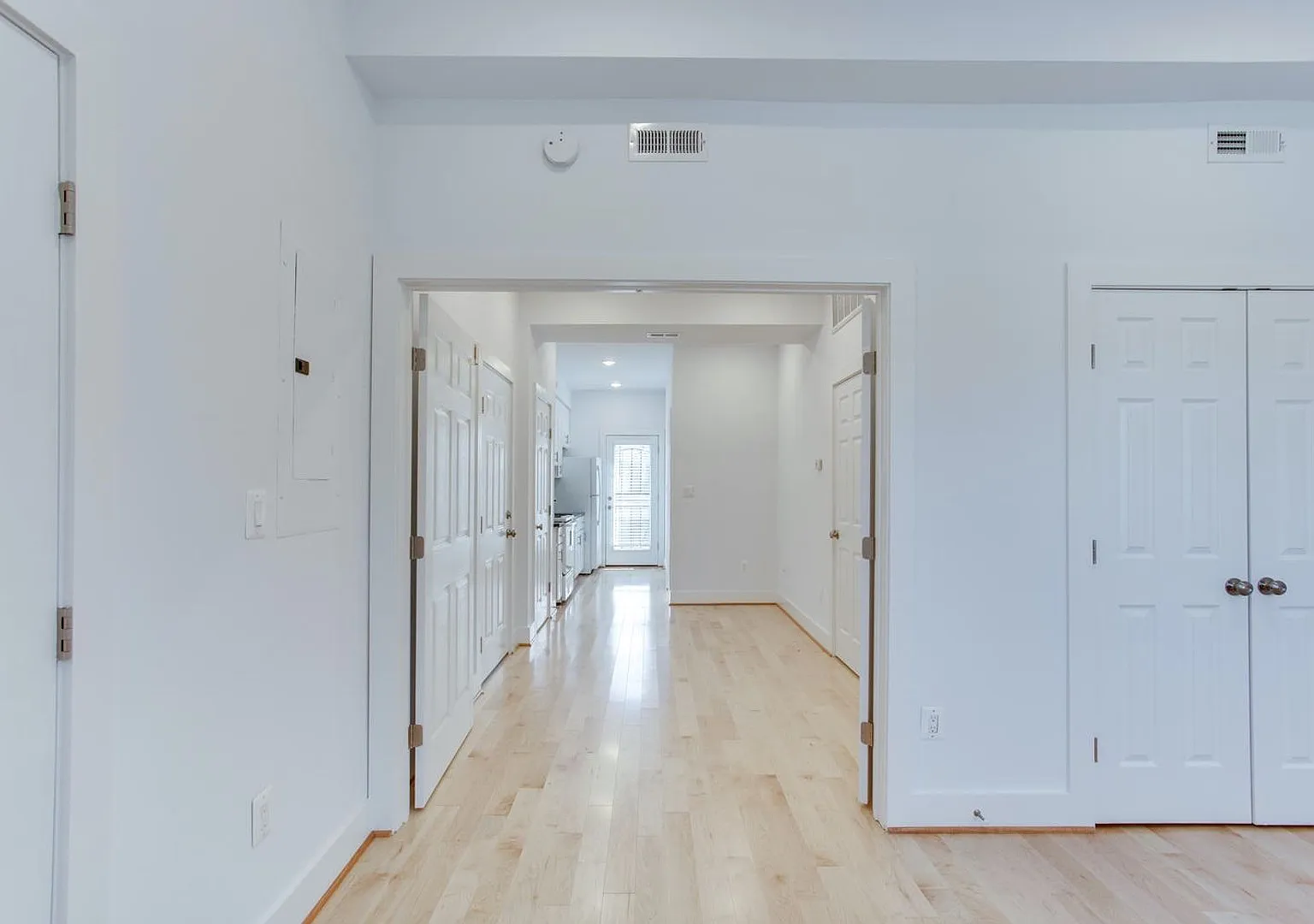The Danielle Condominums — Photo 2