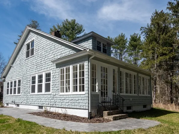 173 Oak St, Foxboro, MA 02035
