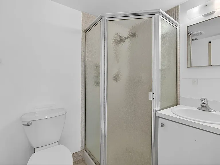 2401 Del Aire Blvd #101 — Photo 36