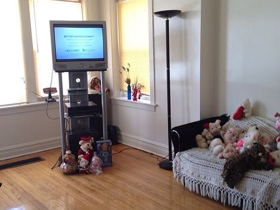 4th image of 1634 N Lorel Ave