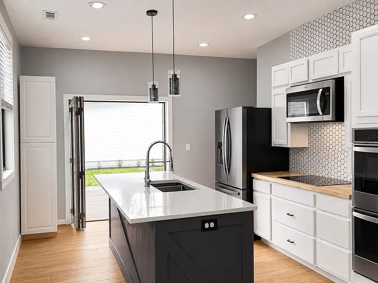 1605 English Ave — Photo 6