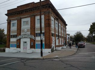 2002 Lewis St, Flint, MI 48506