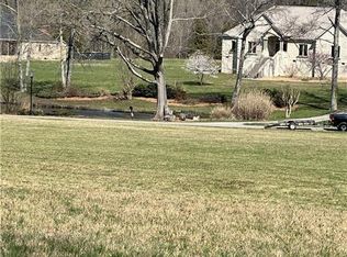 105 Maxmillan Dr, Greensboro, NC 27406