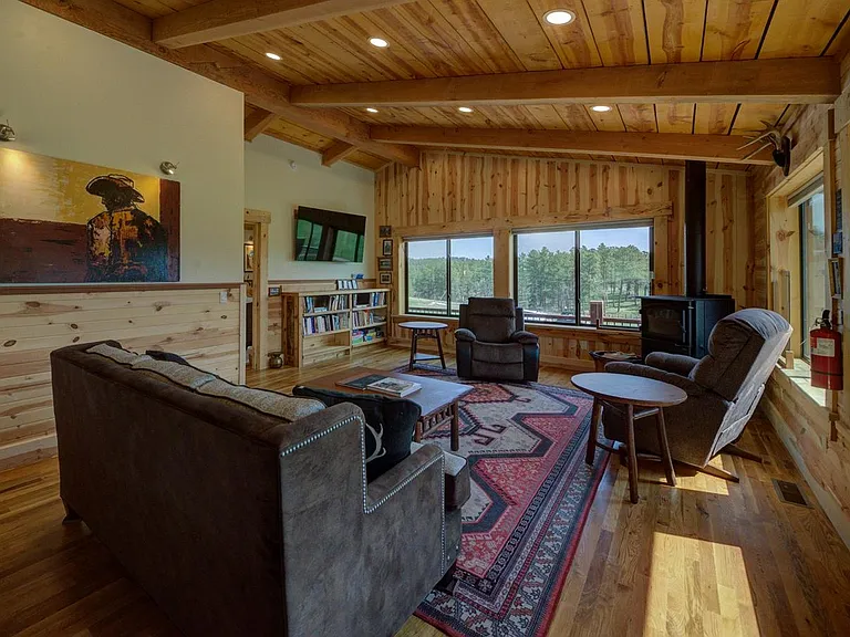 5876 Pioneer Cir — Photo 2