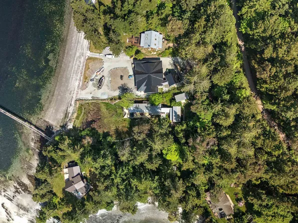 68 C McKenzie Cres #C, Southern Gulf Islands, BC V8L 5Y7