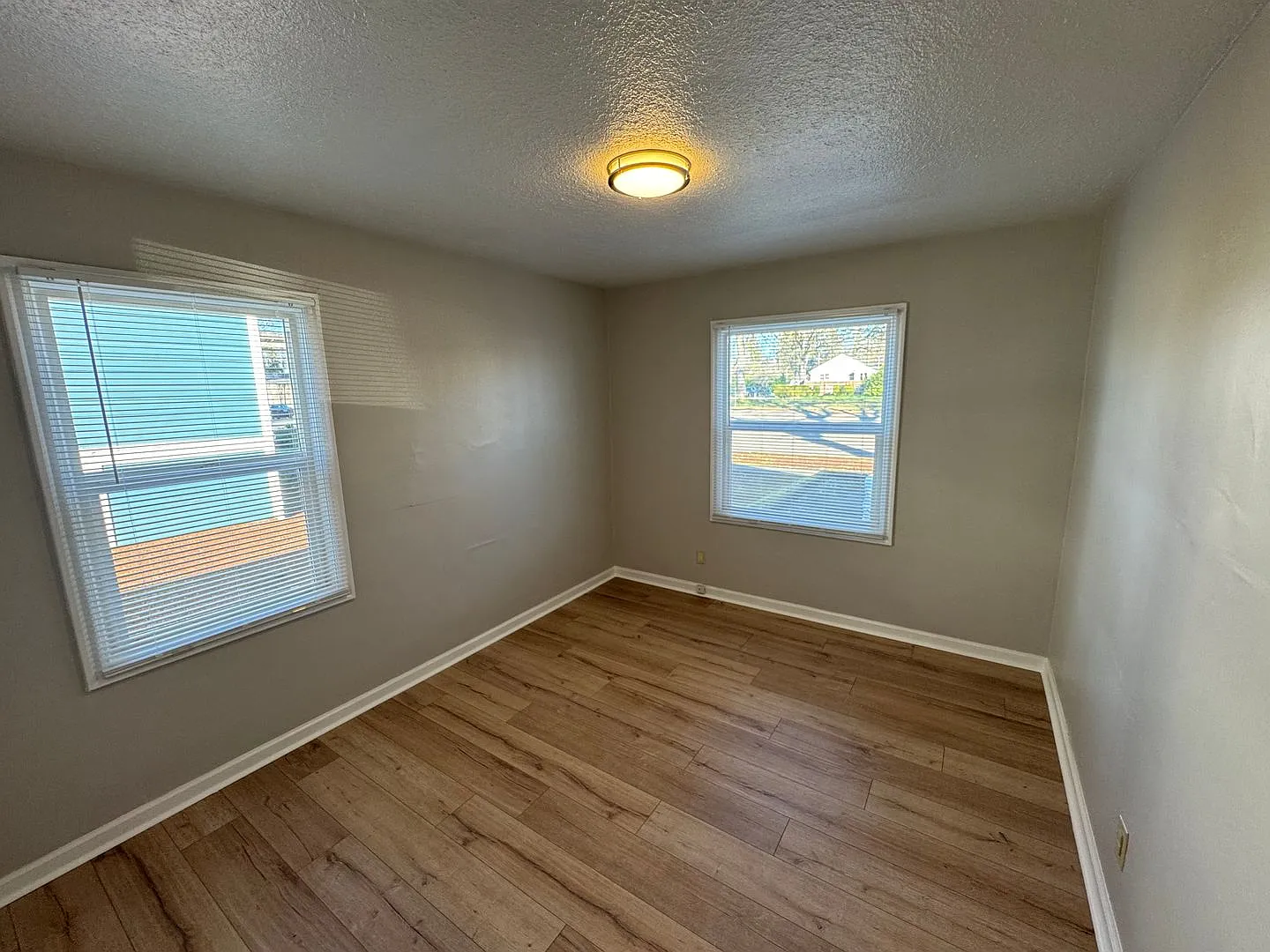 Lynwood Apartments — Photo 3