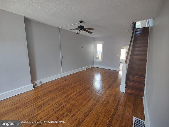 4th image of 2035 E Elkhart St