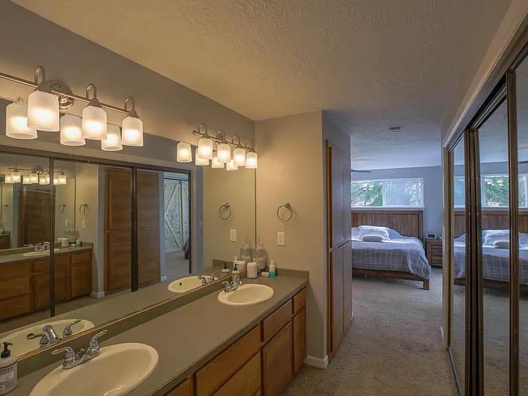 1555 SW Gilson Ct — Photo 23