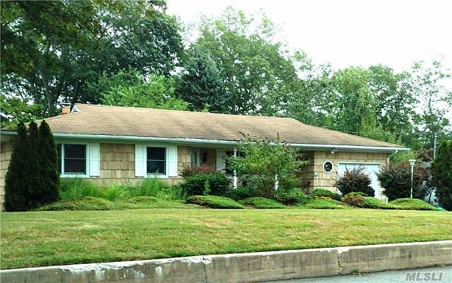 1st image of 215 Alexander Ave