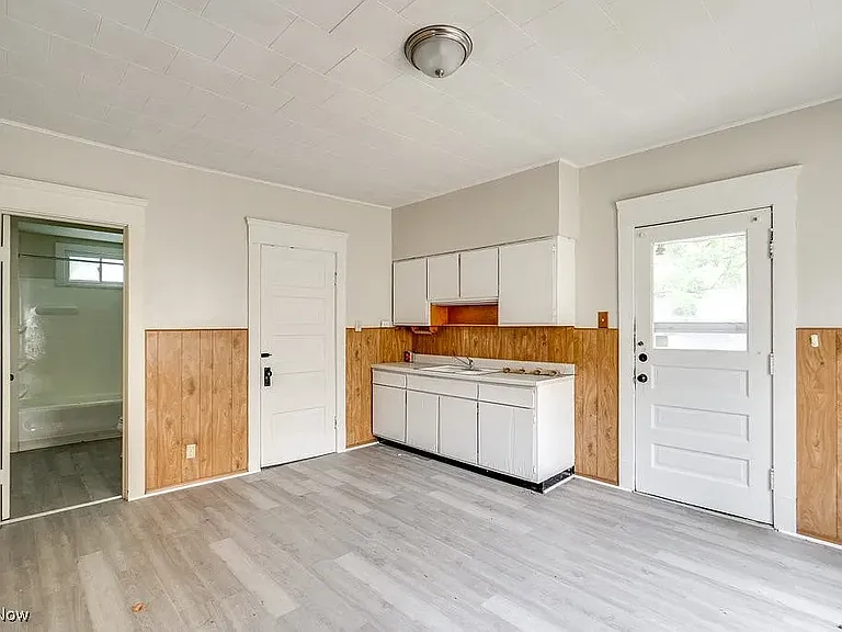 1203 Norwood Rd #1 — Photo 3